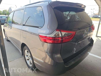 2020 Toyota Sienna LE 8-Passenger 119.3" WB - miniatura 2