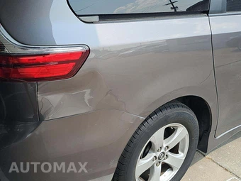 2020 Toyota Sienna LE 8-Passenger 119.3" WB - miniatura 26