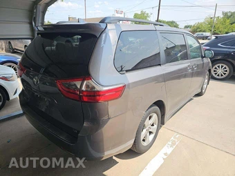 2020 Toyota Sienna LE 8-Passenger 119.3" WB - miniatura 3