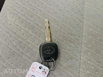 2020 Toyota Sienna LE 8-Passenger 119.3" WB - miniatura 8