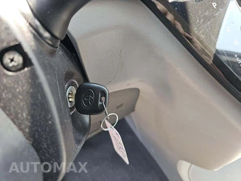 2020 Toyota Sienna LE 8-Passenger 119.3" WB - miniatura 9