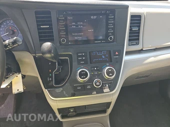 2020 Toyota Sienna LE 8-Passenger 119.3" WB - miniatura 11