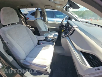 2020 Toyota Sienna LE 8-Passenger 119.3" WB - miniatura 8