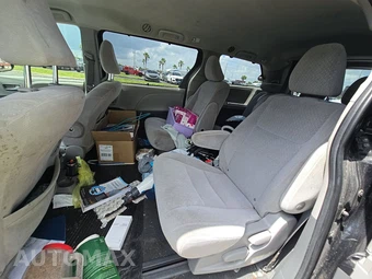 2020 Toyota Sienna LE 8-Passenger 119.3" WB - miniatura 19