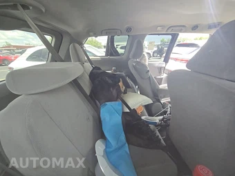 2020 Toyota Sienna LE 8-Passenger 119.3" WB - miniatura 20