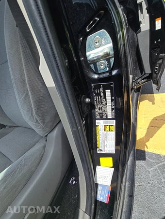 2020 Toyota Sienna LE 8-Passenger 119.3" WB - miniatura 22