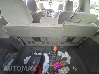 2020 Toyota Sienna LE 8-Passenger 119.3" WB - miniatura 24