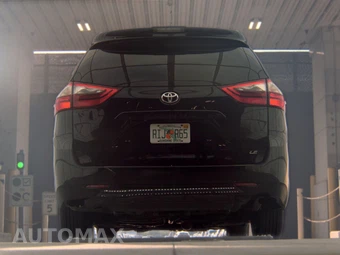 2020 Toyota Sienna LE 8-Passenger 119.3" WB - miniatura 7