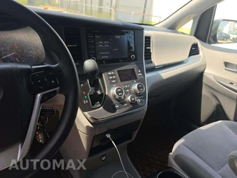 2020 Toyota Sienna LE 8-Passenger 119.3" WB - miniatura 10