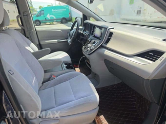 2020 Toyota Sienna LE 8-Passenger 119.3" WB - miniatura 19