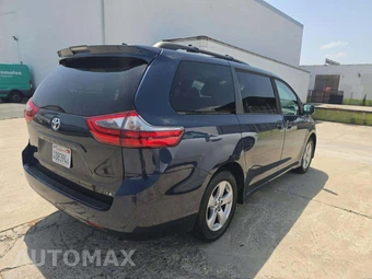 2020 Toyota Sienna LE 8-Passenger 119.3" WB - miniatura 3