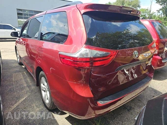 2020 Toyota Sienna LE 8-Passenger 119.3" WB - miniatura 2