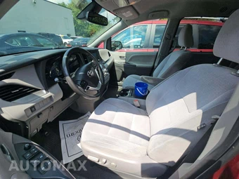 2020 Toyota Sienna LE 8-Passenger 119.3" WB - miniatura 6