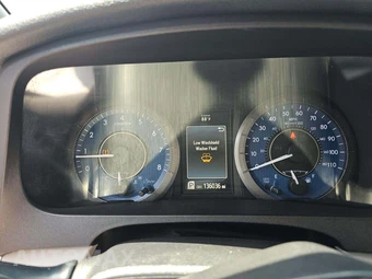 2020 Toyota Sienna LE 8-Passenger 119.3" WB - miniatura 9