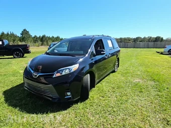 2020 Toyota Sienna Limited Premium 7-Passenger 119.3" WB