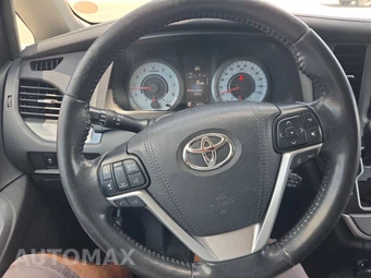 2020 Toyota Sienna SE 8-Passenger 119.3" WB - miniatura 13