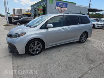 2020 Toyota Sienna SE 8-Passenger 119.3" WB - miniatura 3