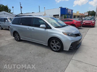 2020 Toyota Sienna SE 8-Passenger 119.3" WB - miniatura 4