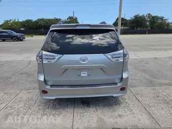 2020 Toyota Sienna SE 8-Passenger 119.3" WB - miniatura 6