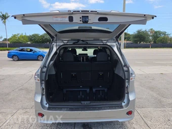 2020 Toyota Sienna SE 8-Passenger 119.3" WB - miniatura 7
