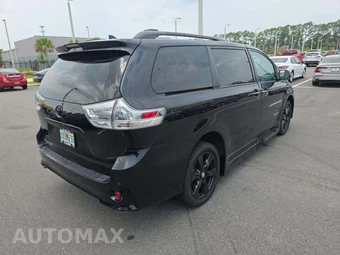 2020 Toyota Sienna SE 8-Passenger 119.3" WB - miniatura 3