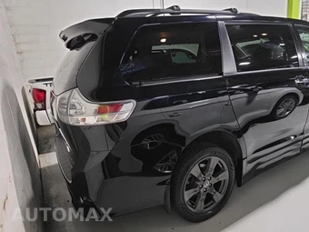 2020 Toyota Sienna SE 8-Passenger 119.3" WB - miniatura 5