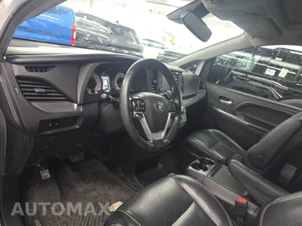 2020 Toyota Sienna SE Premium 8-Passenger 119.3" WB - miniatura 11