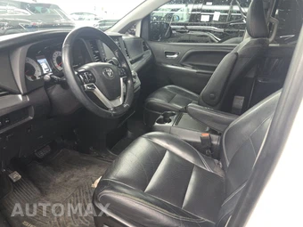 2020 Toyota Sienna SE Premium 8-Passenger 119.3" WB - miniatura 7