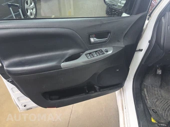 2020 Toyota Sienna SE Premium 8-Passenger 119.3" WB - miniatura 9