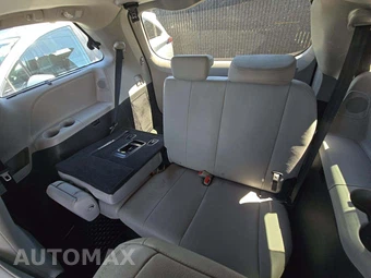2020 Toyota Sienna XLE 7-Passenger 119.3" WB - miniatura 11