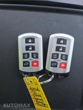 2020 Toyota Sienna XLE 7-Passenger 119.3" WB - miniatura 5