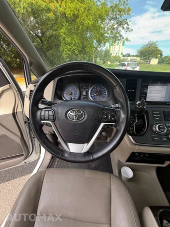2020 Toyota Sienna XLE 7-Passenger 119.3" WB - miniatura 12