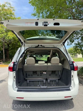 2020 Toyota Sienna XLE 7-Passenger 119.3" WB - miniatura 6