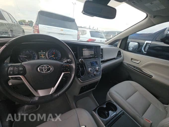 2020 Toyota Sienna XLE 8-Passenger 119.3" WB - miniatura 11