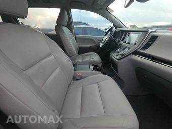 2020 Toyota Sienna XLE 8-Passenger 119.3" WB - miniatura 8