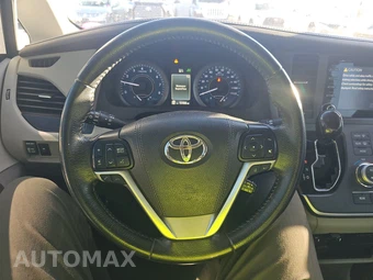 2020 Toyota Sienna XLE 8-Passenger 119.3" WB - miniatura 10