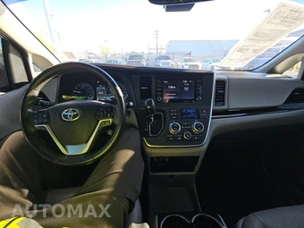 2020 Toyota Sienna XLE 8-Passenger 119.3" WB - miniatura 11