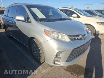2020 Toyota Sienna XLE 8-Passenger 119.3" WB - miniatura 3