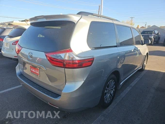 2020 Toyota Sienna XLE 8-Passenger 119.3" WB - miniatura 4
