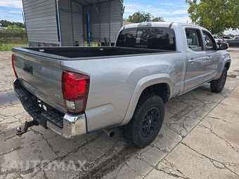 2020 Toyota Tacoma SR5 Crew Cab Long Bed - miniatura 3