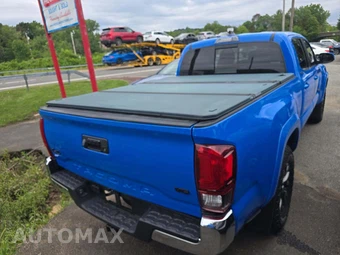 2020 Toyota Tacoma SR5 Crew Cab Long Bed - miniatura 3