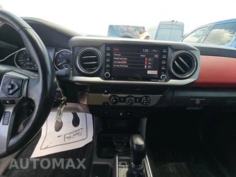 2020 Toyota Tacoma SR5 Crew Cab Medium Bed - miniatura 11