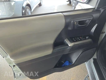 2020 Toyota Tacoma SR5 Crew Cab Medium Bed - miniatura 9