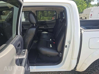 2020 Toyota Tacoma SR5 Crew Cab Medium Bed - miniatura 13