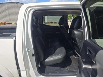 2020 Toyota Tacoma SR5 Crew Cab Medium Bed - miniatura 16