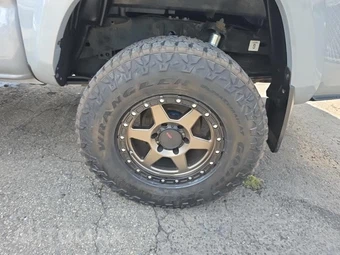 2020 Toyota Tacoma SR5 Crew Cab Medium Bed - miniatura 11