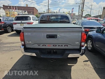2020 Toyota Tacoma SR5 Crew Cab Medium Bed - miniatura 5