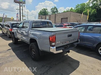 2020 Toyota Tacoma SR5 Crew Cab Medium Bed - miniatura 6