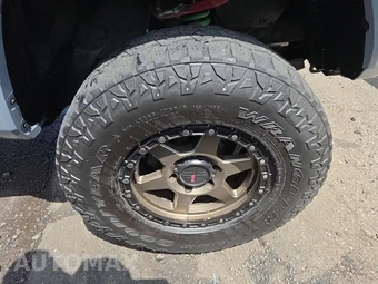 2020 Toyota Tacoma SR5 Crew Cab Medium Bed - miniatura 9