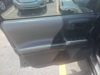2020 Toyota Tacoma SR5 Crew Cab Medium Bed - miniatura 9